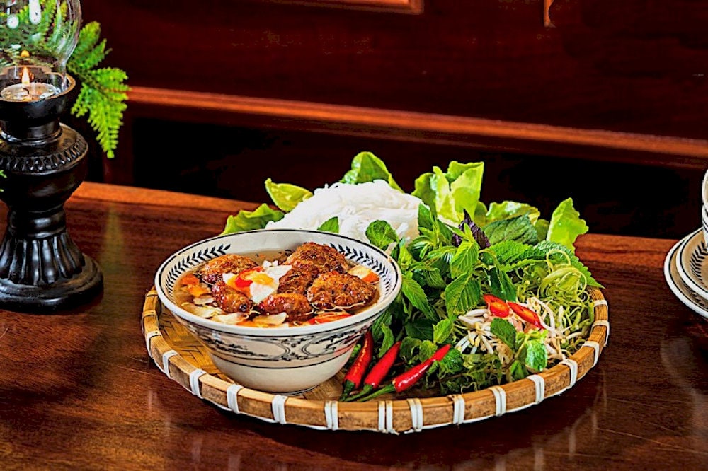 The combination of the rich flavor of meat and the freshness of vegetables